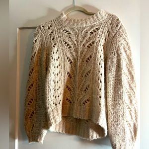 Wool sweater with slightly puffy sleeves